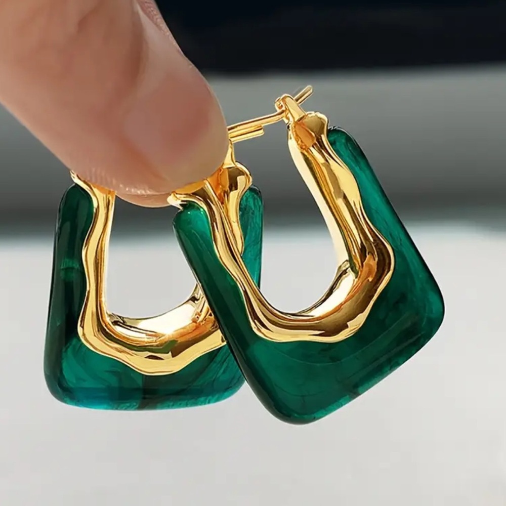 FASHION JEWELRY ❤️🔥 NWT TEAL AND GOLD EARRINGS